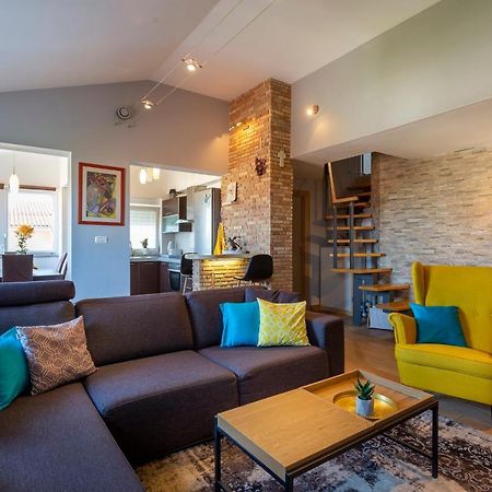 Apartman Ember Pula Exterior foto